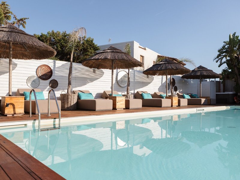 Cumeja Beach Club & Hotel 13 - Outdoor Pool