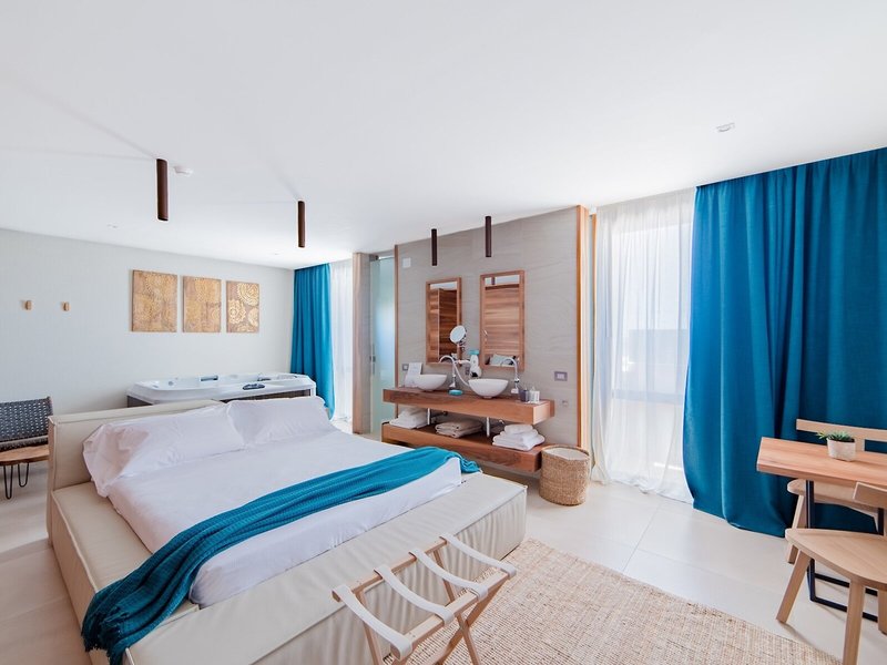 Cumeja Beach Club & Hotel 31 - Room Example