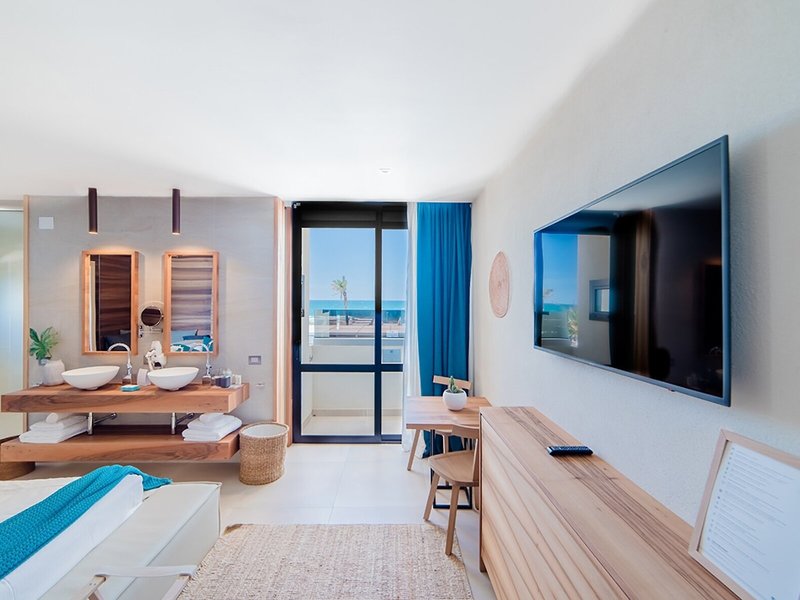 Cumeja Beach Club & Hotel 35 - Room Example