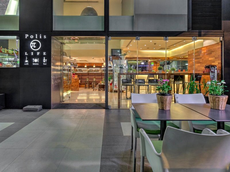 Polis Grand 2 - Exterior