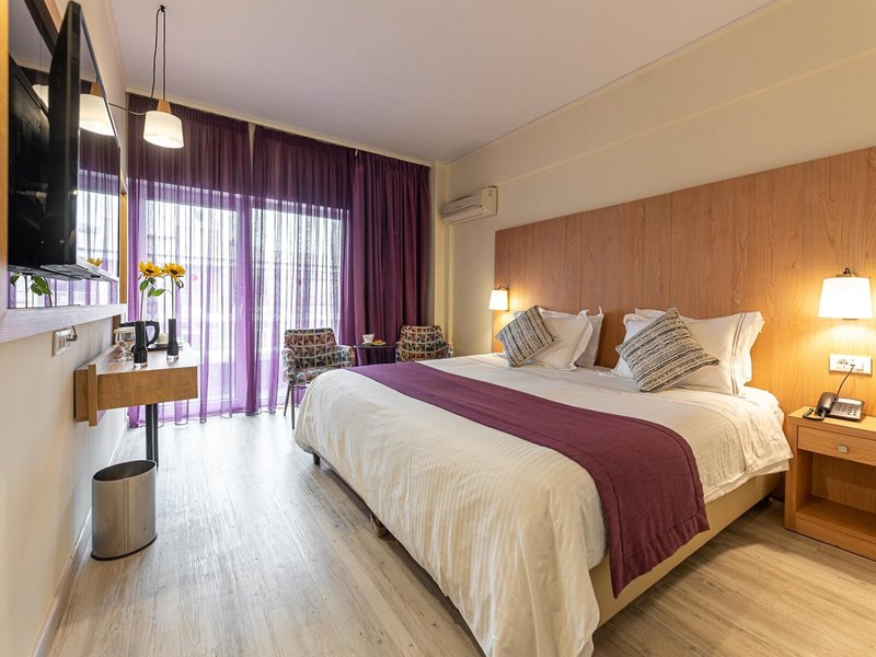 Polis Grand 12 - Room Example