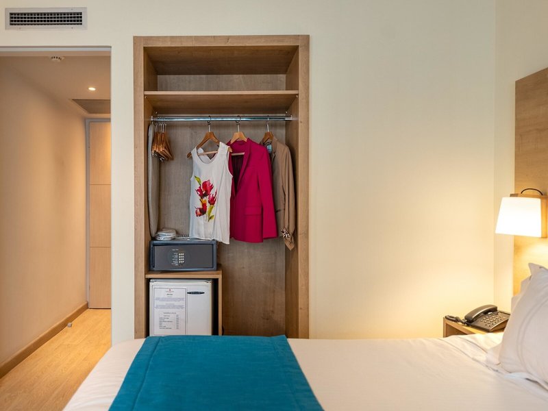 Polis Grand 13 - Room Example