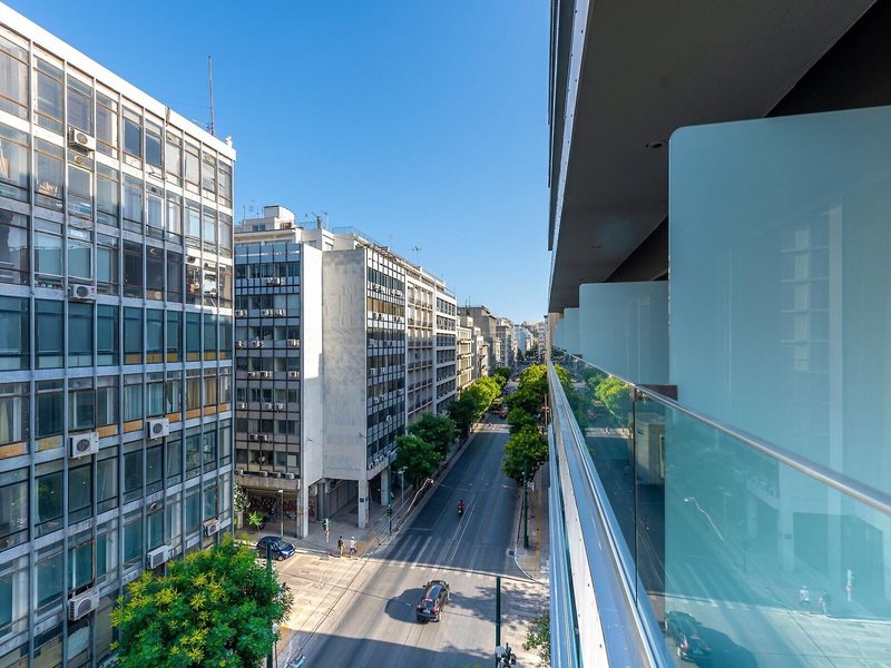 Polis Grand 19 - Exterior