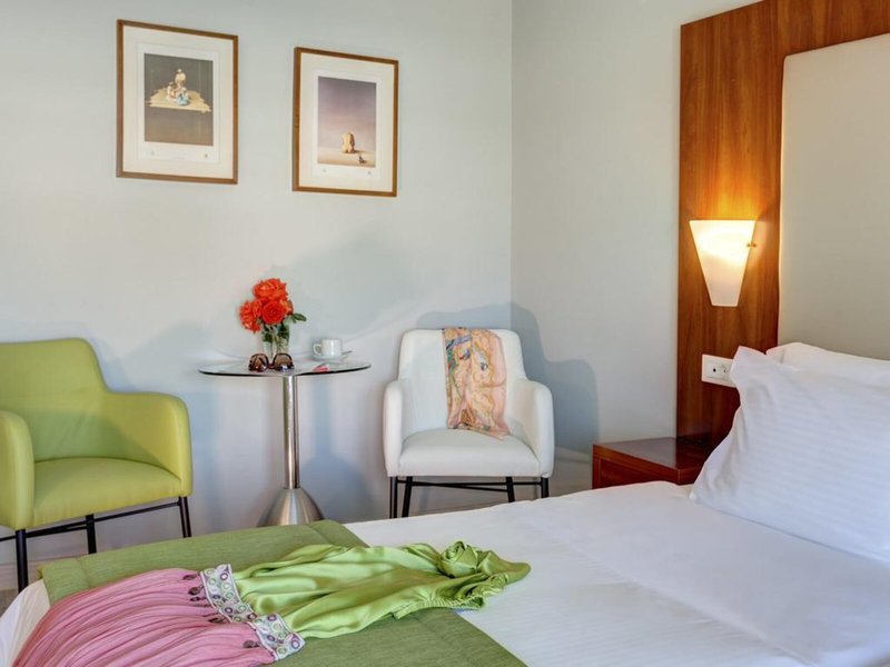 Polis Grand 20 - Room Example