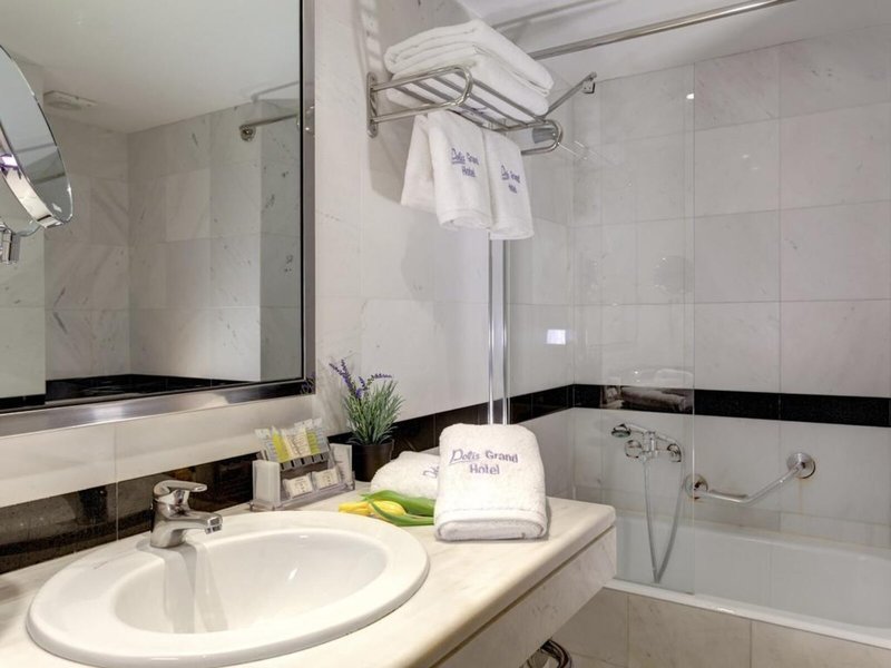 Polis Grand 30 - Bathroom Example