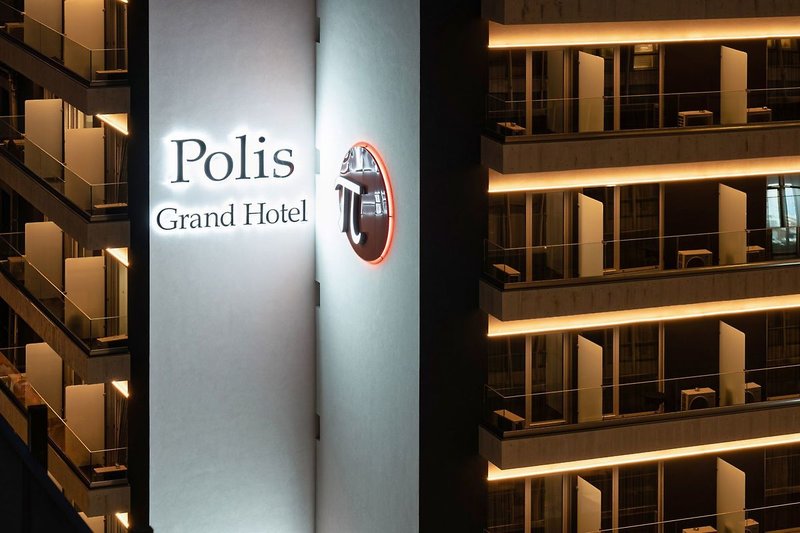 Polis Grand 21