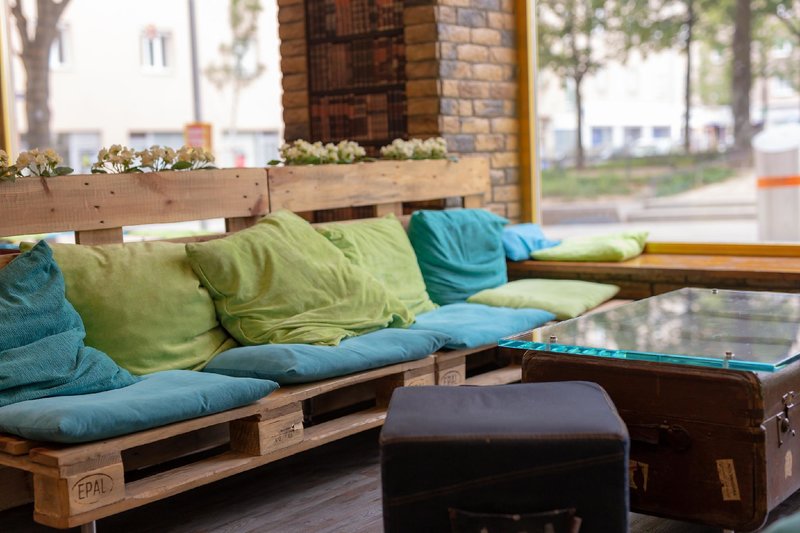 Do Step Inn Central 3