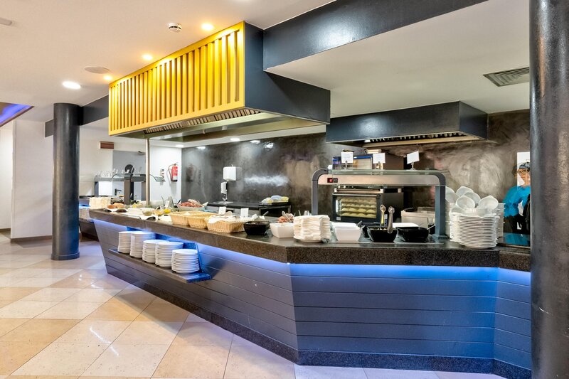 Hotel Chatur Costa Caleta 13