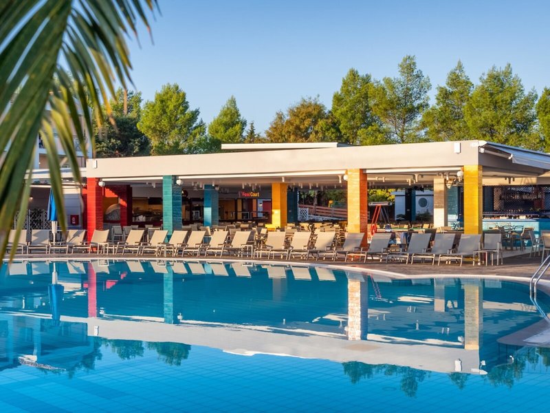 Mareblue Beach Corfu Resort 16