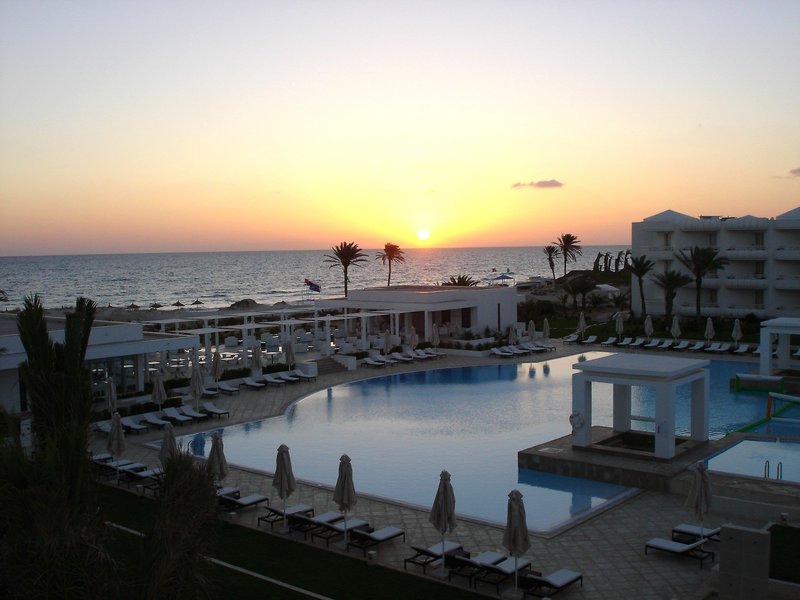 Radisson Blu Palace Resort & Thalasso 24