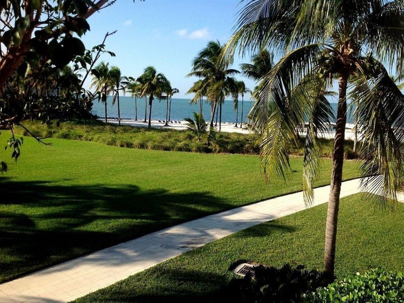 Tranquility Bay Beachfront Resort 2