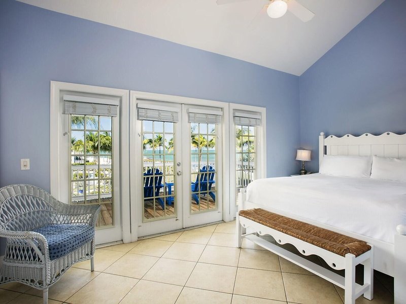 Tranquility Bay Beachfront Resort 47