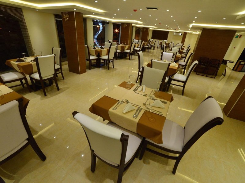 P Quattro Relax Hotel 14