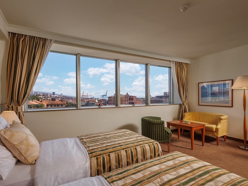 Grand Hotel Bonavia 44