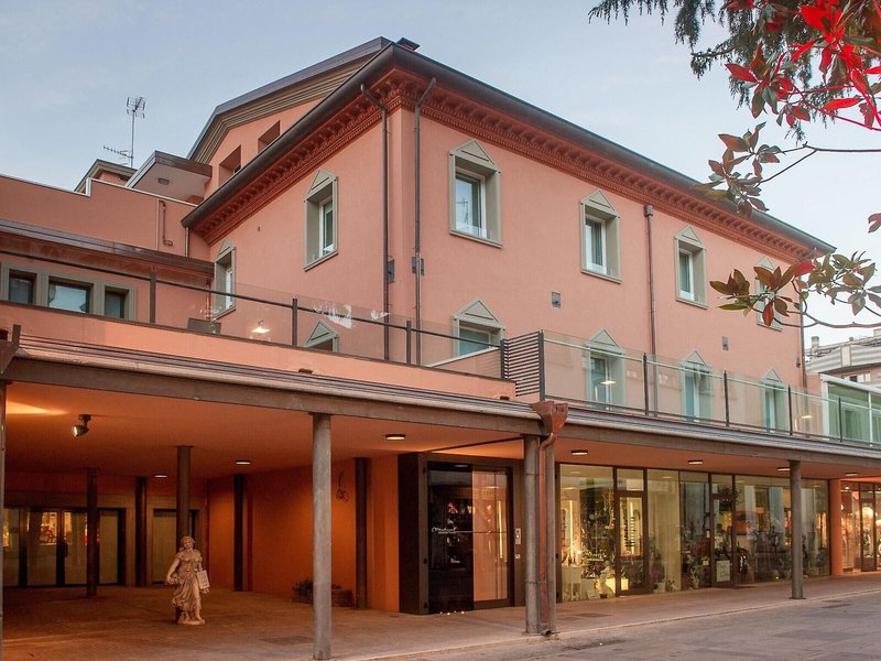 Metropol Ceccarini Suite 2