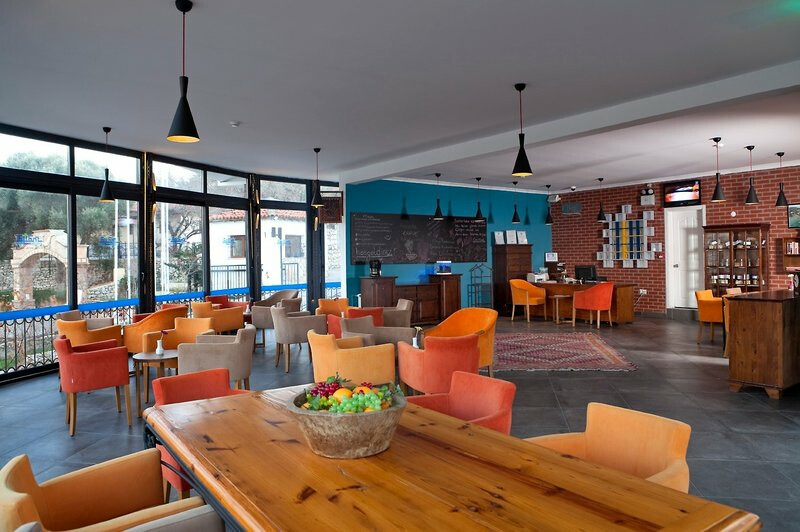 Maya Bistro Hotel Beach 6