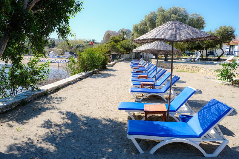 Maya Bistro Hotel Beach 25
