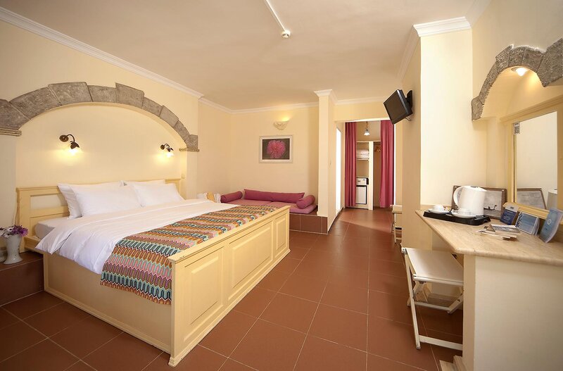 Maya Bistro Hotel Beach 34