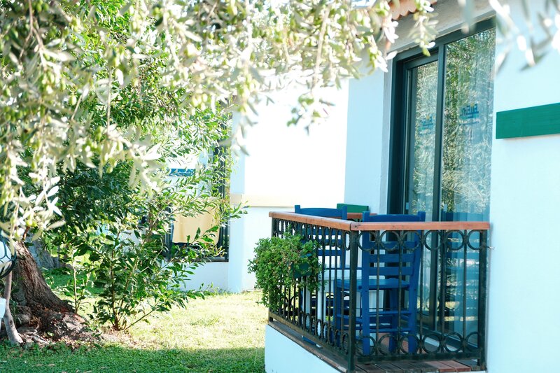 Maya Bistro Hotel Beach 89