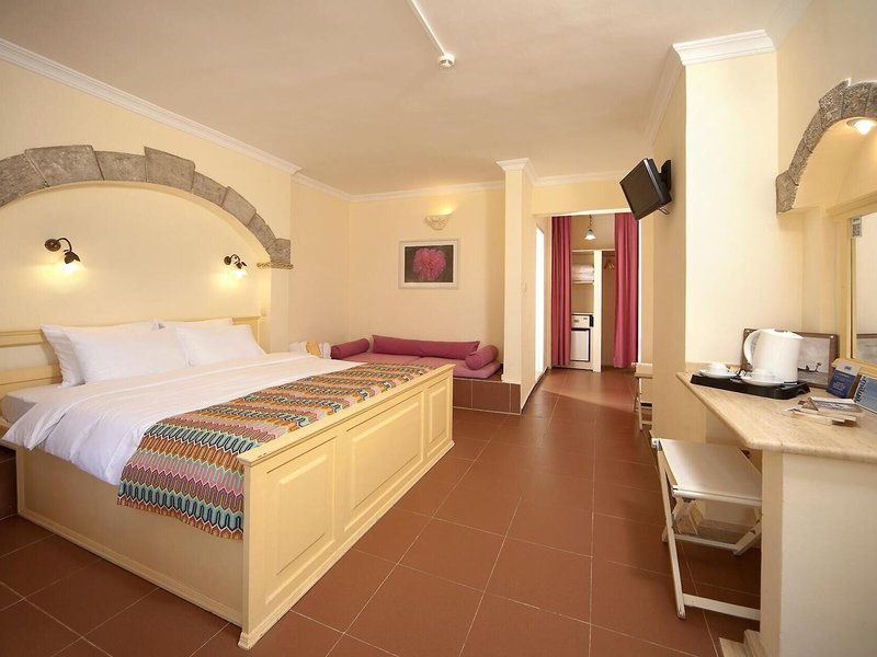 Maya Bistro Hotel Beach 43 - Room Example