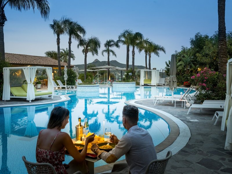 Cruccuris Resort 50