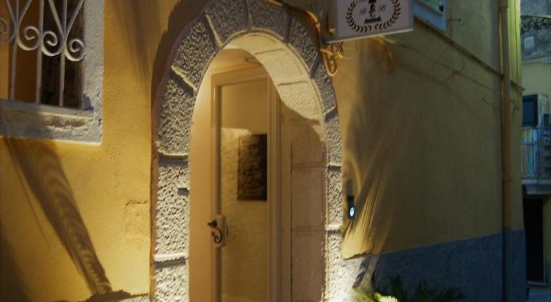 B&B The Tower 3 - Health & Beauty