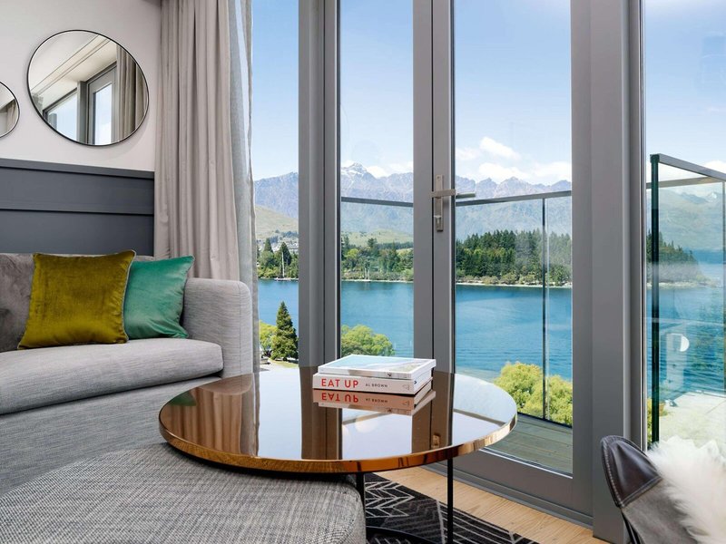QT Queenstown 12
