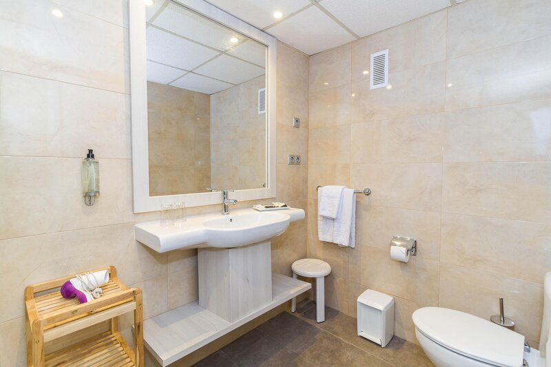 Eix Lagotel Hotel & Apartamentos 21