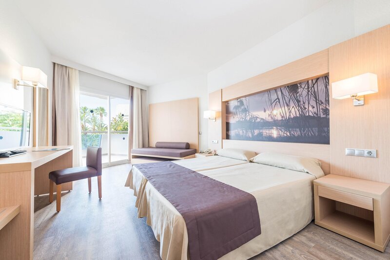 Eix Lagotel Hotel & Apartamentos 57