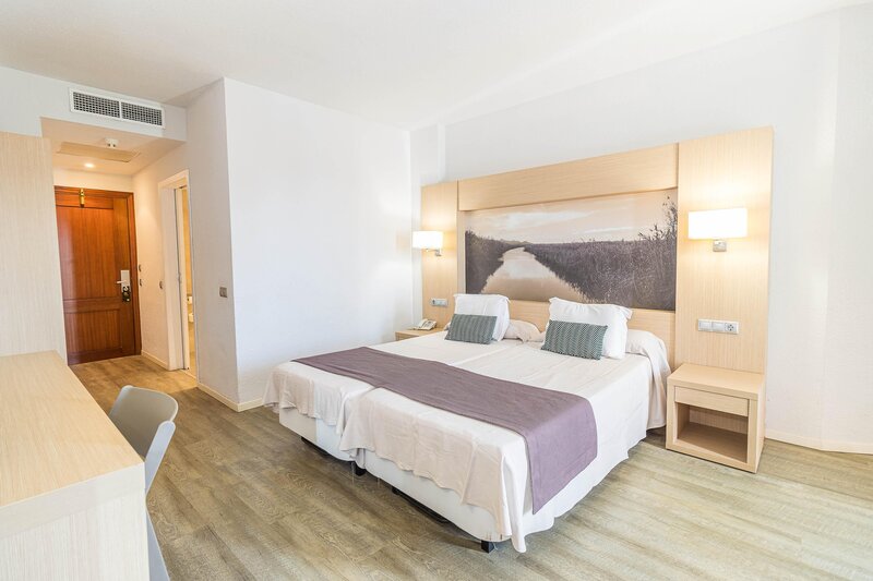 Eix Lagotel Hotel & Apartamentos 78