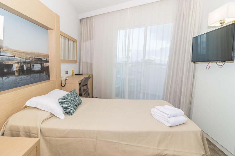 Eix Lagotel Hotel & Apartamentos 80