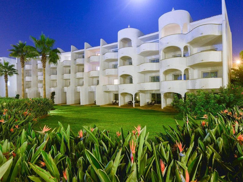 Amphitrite Palace Beach Hotel & Convention Centre 4