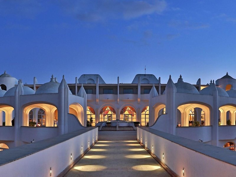 Amphitrite Palace Beach Hotel & Convention Centre 5