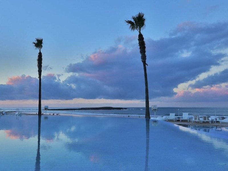 Amphitrite Palace Beach Hotel & Convention Centre 12