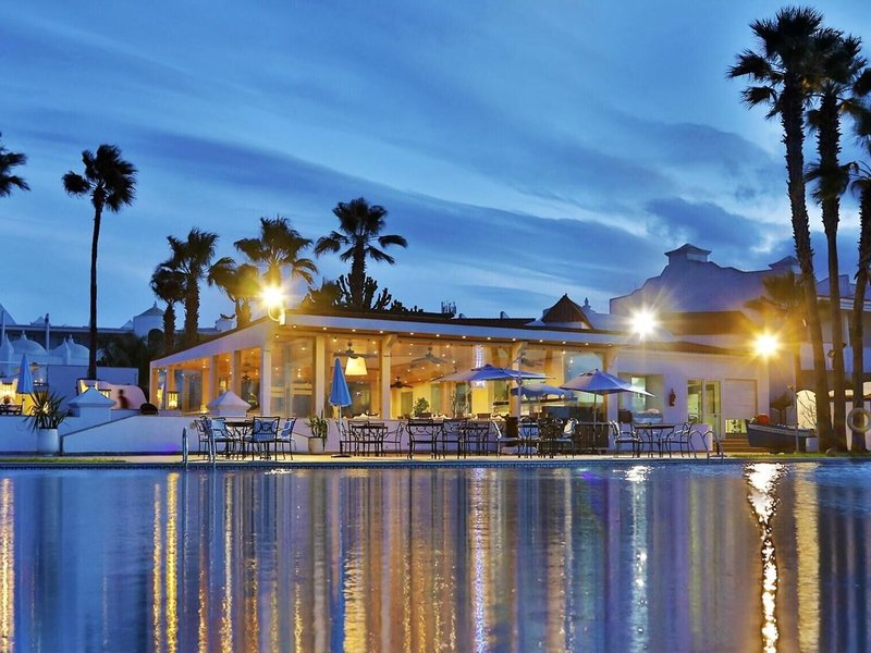 Amphitrite Palace Beach Hotel & Convention Centre 2