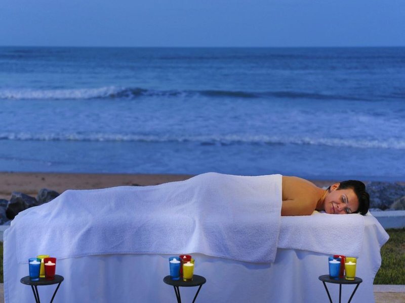 Amphitrite Palace Beach Hotel & Convention Centre 10