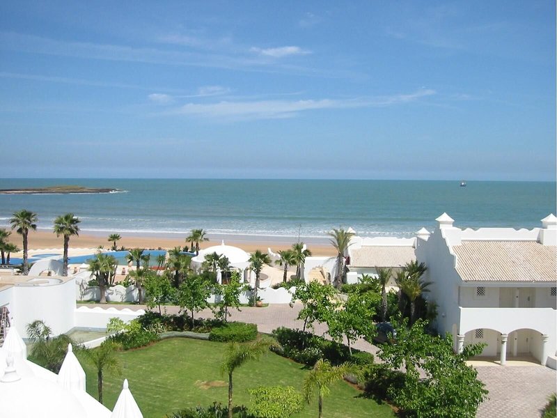 Amphitrite Palace Beach Hotel & Convention Centre 16