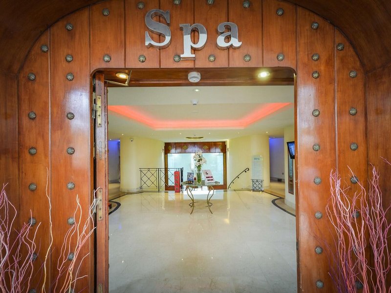 Amphitrite Palace Beach Hotel & Convention Centre 24