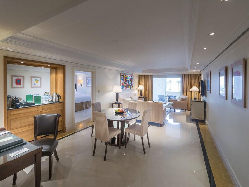 Amphitrite Palace Beach Hotel & Convention Centre 37