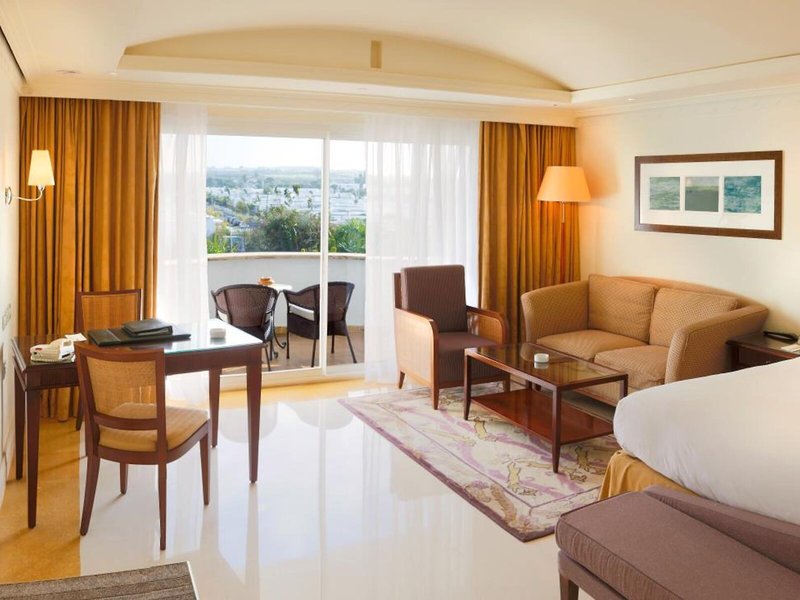 Amphitrite Palace Beach Hotel & Convention Centre 48