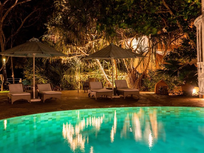 Nomad Beach Resort 10