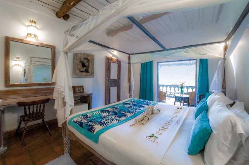 Nomad Beach Resort 5