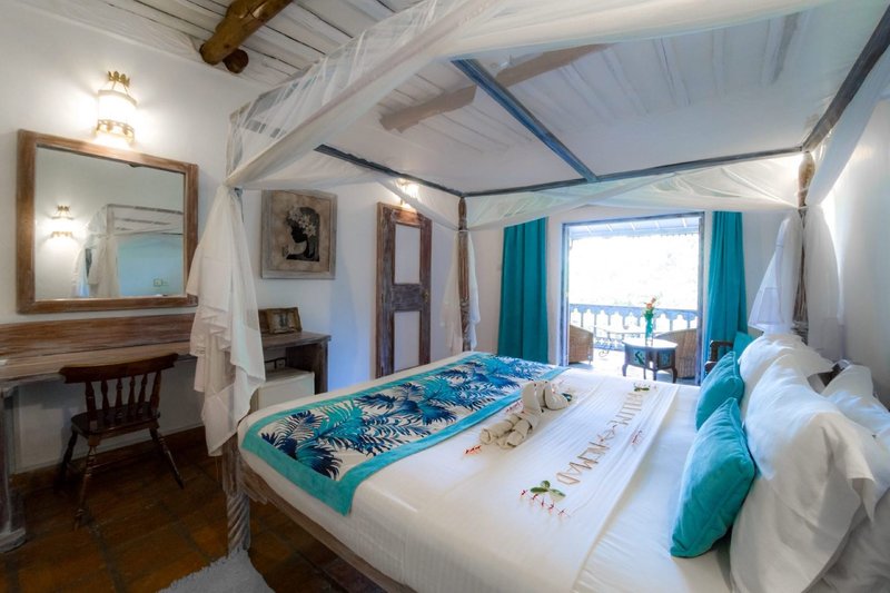 Nomad Beach Resort 18