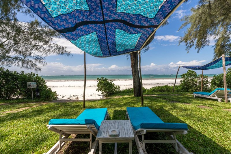 Nomad Beach Resort 24