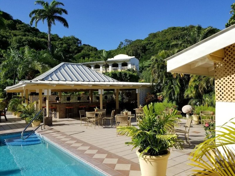 Blue Horizons Garden Resort 12