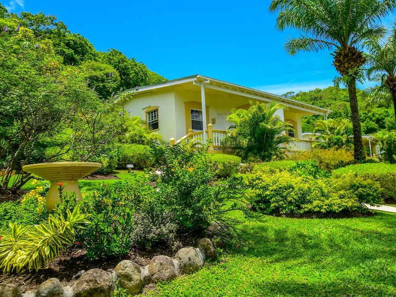 Blue Horizons Garden Resort 39