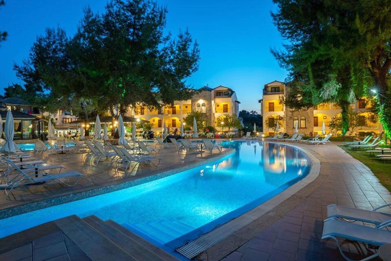 Zeus Kassandra Lagoon 6