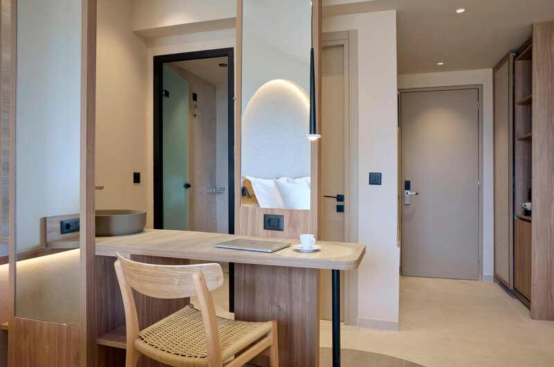 Zeus Kassandra Lagoon 78