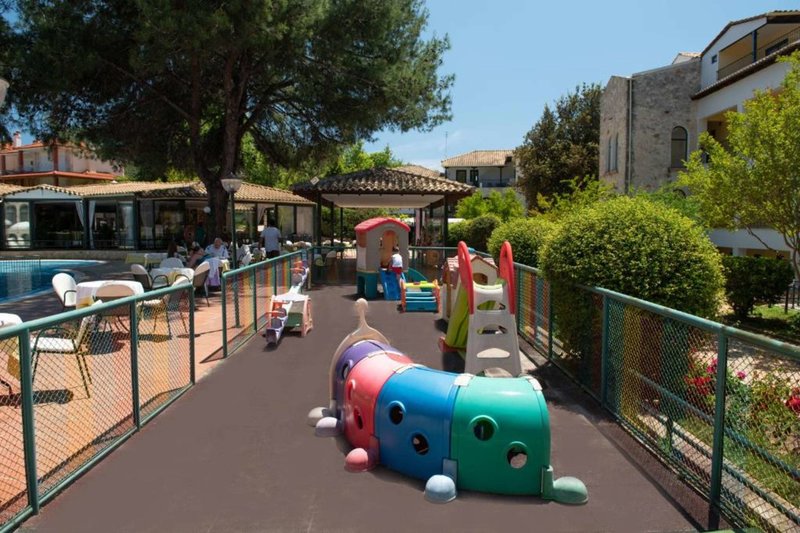 Zeus Kassandra Lagoon 8