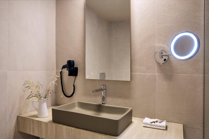 Zeus Kassandra Lagoon 26